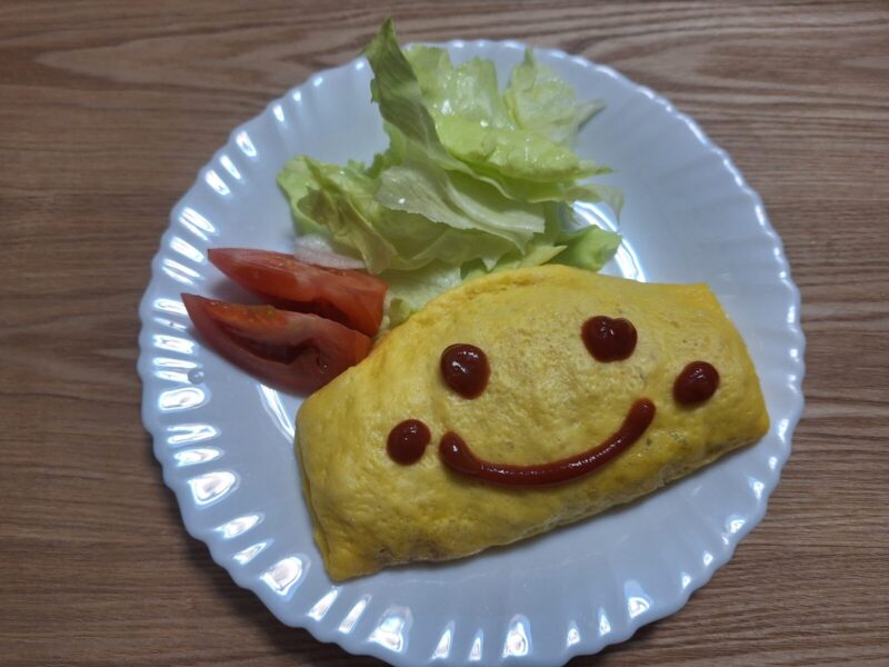 おうちコープのオムライスを可愛く盛りつけ!
